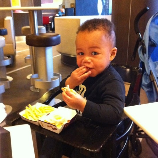 Photo taken at McDonald&#39;s by Rhemy L. on 3/31/2012