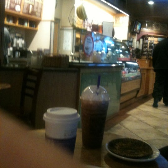 Photo taken at The Coffee Bean &amp; Tea Leaf by Rudy H. on 3/31/2012