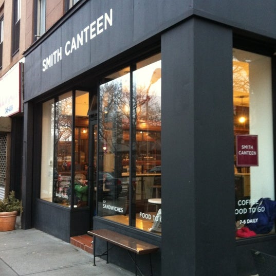 Das Foto wurde bei Smith Canteen von Christine K. am 3/13/2012 aufgenommen