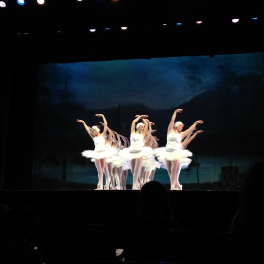 Foto scattata a State Theatre of Ithaca da Elizabeth F. il 4/29/2012