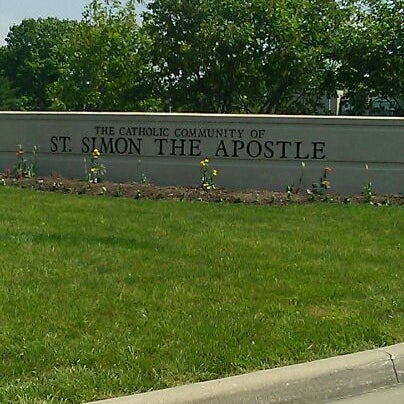 รูปภาพถ่ายที่ St. Simon the Apostle Catholic Church โดย Nicci T. เมื่อ 5/14/2012