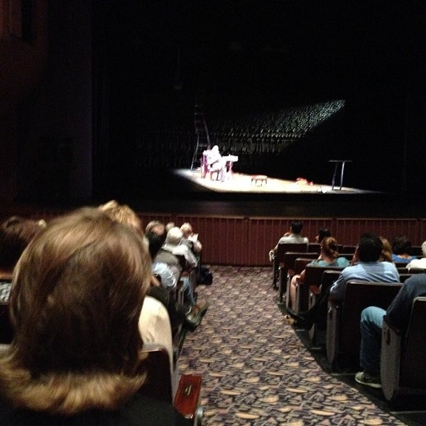 7/14/2012 tarihinde Jean M.ziyaretçi tarafından Irvine Barclay Theatre'de çekilen fotoğraf