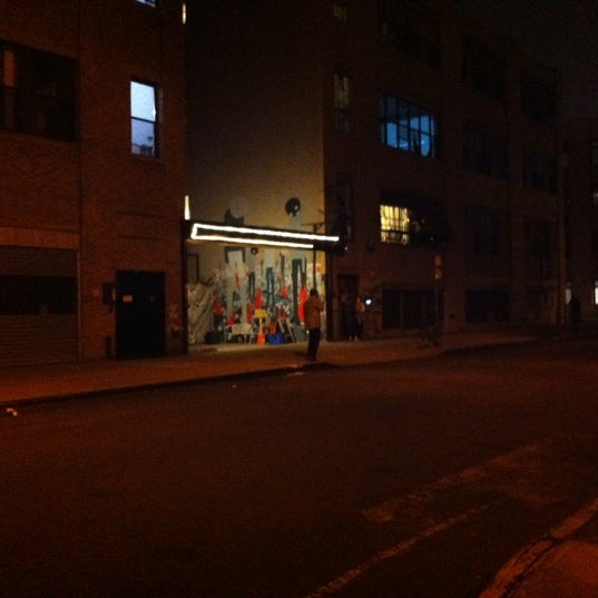 Foto tirada no(a) Brooklyn Fire Proof por veronica s. em 3/17/2012