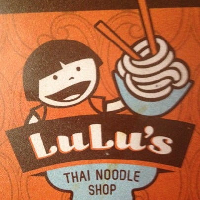 รูปภาพถ่ายที่ Lulu&#39;s Thai Noodle Shop โดย Chris K. เมื่อ 7/26/2012