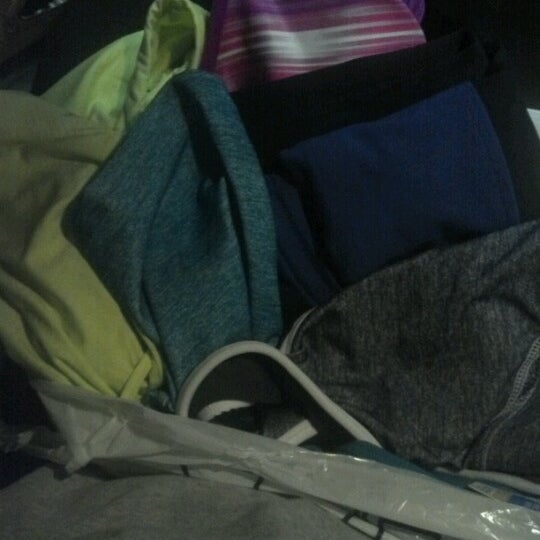 Old Navy Clothing Store in Lakewood