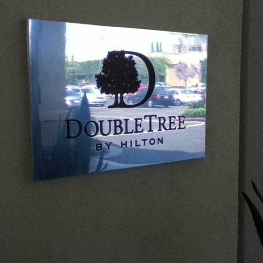 รูปภาพถ่ายที่ DoubleTree by Hilton โดย Thiago R. เมื่อ 6/3/2012