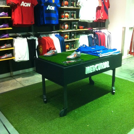 Nike store sunset place hotsell