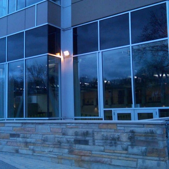 Foto tomada en Havergal College  por Linus J. el 3/28/2012