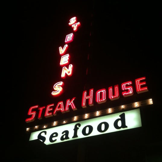 Photo taken at Steven&#39;s Steak &amp; Seafood House by Wendy D. on 5/28/2012