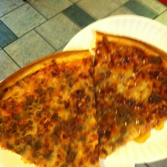 Photo taken at Joe&#39;s Pizza Buy the Slice by BCR B. on 3/14/2012