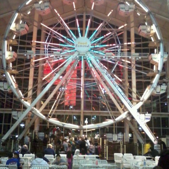 Palisades Center Ferris Wheel