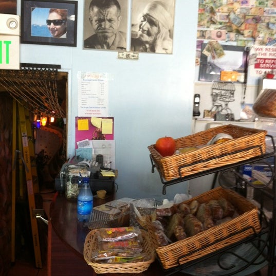 6/27/2012에 Camille L.님이 Angel Cafe &amp; Deli에서 찍은 사진