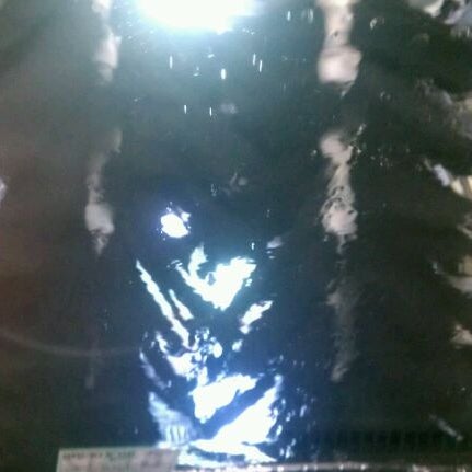 4/10/2012にMiles D.がSuper Car Washで撮った写真