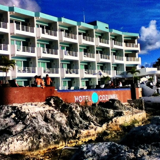Foto scattata a Hotel B da Dulce G. il 3/17/2012