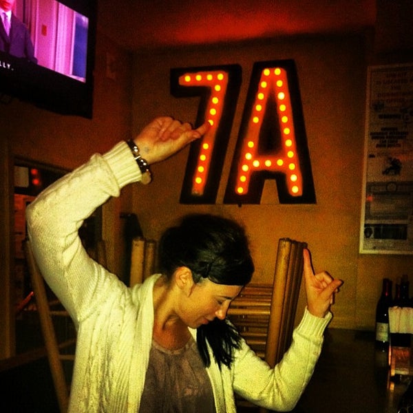 6/11/2012にJana L.が7A Cafeで撮った写真