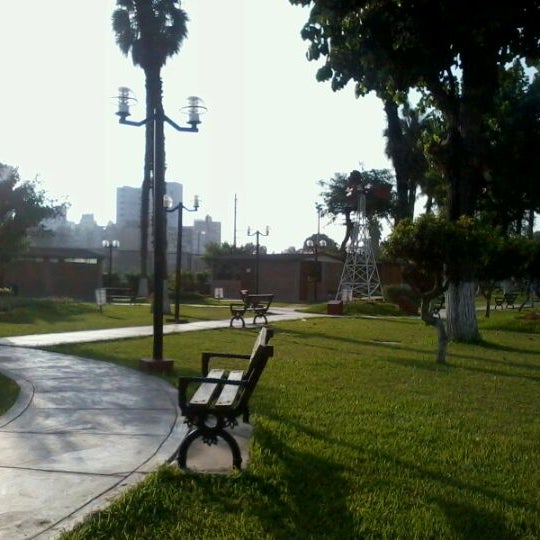 Estadio Luis Gálvez Chipoco Estadio de atletismo