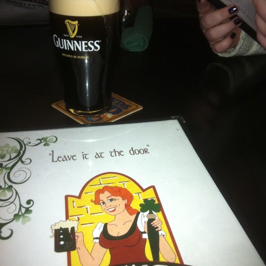 2/10/2012 tarihinde Cheryl H.ziyaretçi tarafından Naggy McGee&#39;s Irish Pub'de çekilen fotoğraf