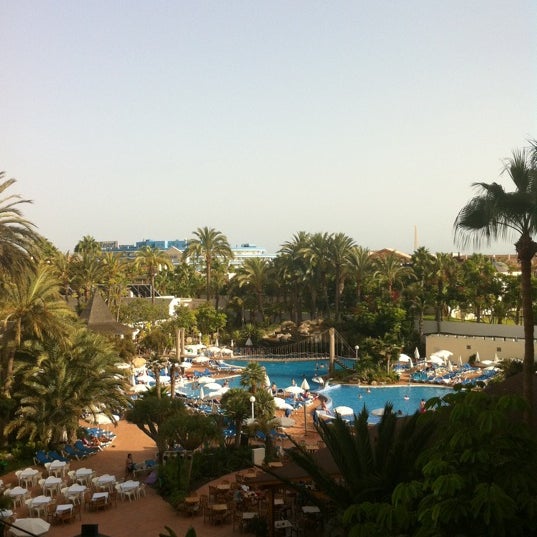Photo taken at Hotel Best Tenerife by Lukas B. on 8/13/2012