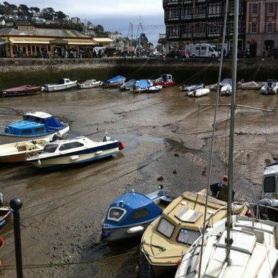 Foto scattata a Cafe Alf Resco Dartmouth da Howard M. il 9/2/2012