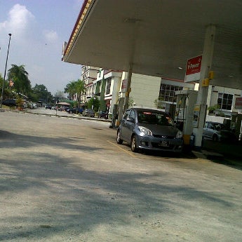 Photo taken at Shell by Fazil on 5/10/2012