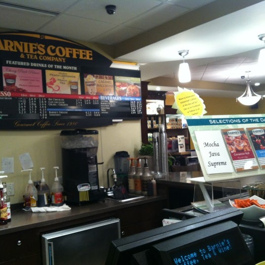 Снимок сделан в Barnie&#39;s Coffee &amp; Tea Co. пользователем J. P. 3/30/2012