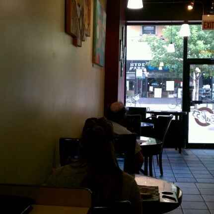 Das Foto wurde bei Cafe 53 von JL J. am 7/8/2012 aufgenommen