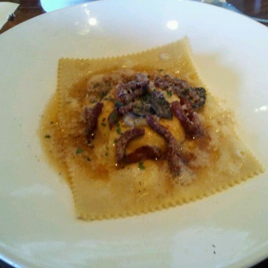 Photo taken at Nove Italiano by EJ C. on 4/1/2012