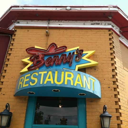 7/7/2012 tarihinde Bryant R.ziyaretçi tarafından Benny&#39;s Restaurant and Tequila Bar'de çekilen fotoğraf