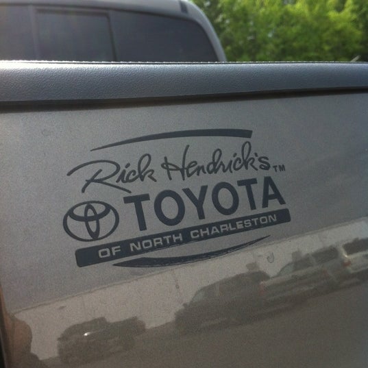 Foto scattata a Hendrick Toyota of North Charleston da Ryan B. il 4/18/2012