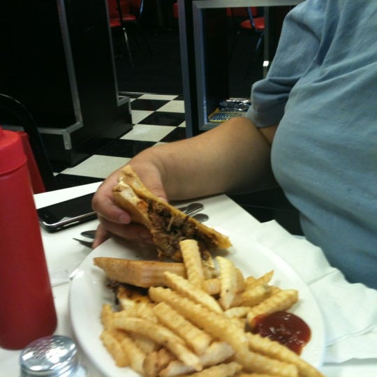 7/19/2012에 Richard F.님이 Chrome Plated Diner에서 찍은 사진