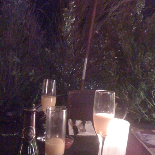 Photo taken at The Canyon Bistro &amp; Wine Bar in Topanga by Calú on 3/29/2012