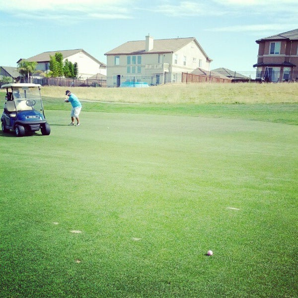 Das Foto wurde bei Deer Ridge Golf Club von Nhajo S. am 7/16/2012 aufgenommen