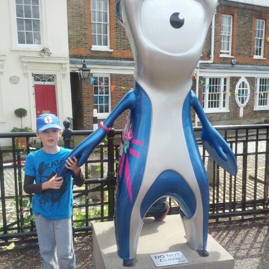 Mandeville Sisters
