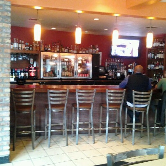 5/13/2012にLexi H.がNoche Tequila &amp; Tapas Barで撮った写真