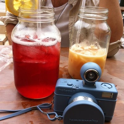 8/3/2012にJessicaがPorcelain Tea Barで撮った写真