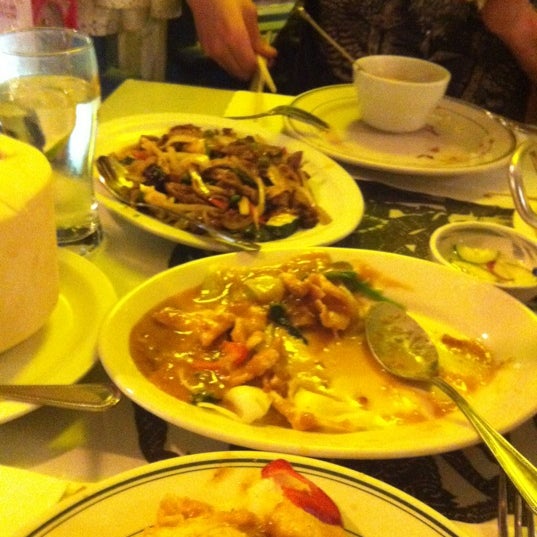 2/29/2012にPaul R.がPloy II Thai Cuisineで撮った写真
