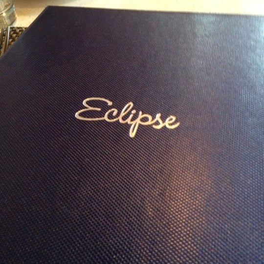 รูปภาพถ่ายที่ Eclipse Restaurant โดย Monica B. เมื่อ 5/20/2012