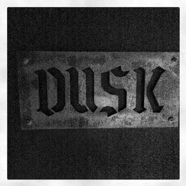 รูปภาพถ่ายที่ Dusk โดย Justincase เมื่อ 6/9/2012