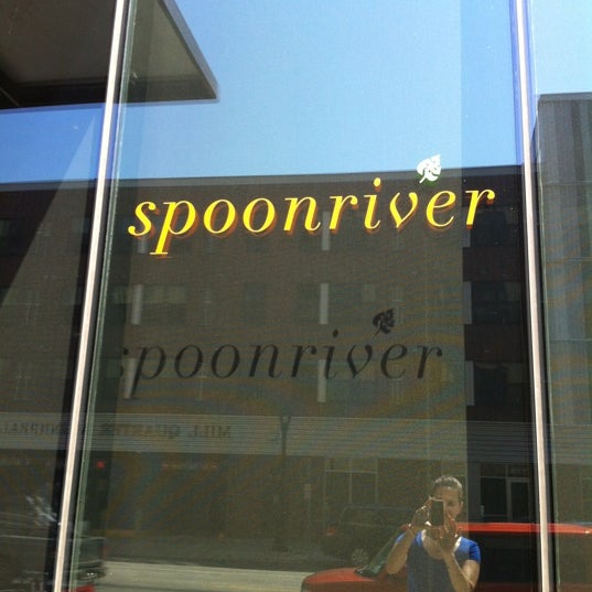 Снимок сделан в Spoonriver Restaurant пользователем Stacia V. 8/29/2012