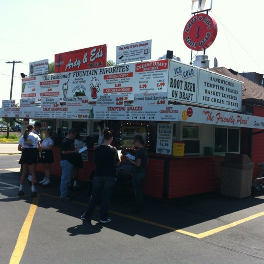 Photo taken at Ardy &amp; Ed&#39;s Drive In by Larry O. on 7/28/2012