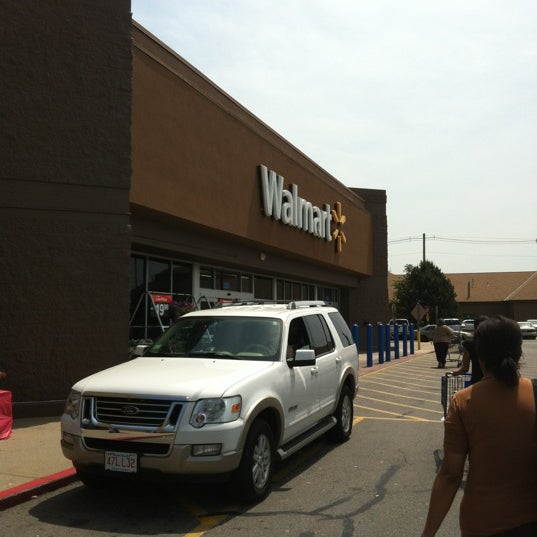 Photos at Walmart 10 tips from 1066 visitors