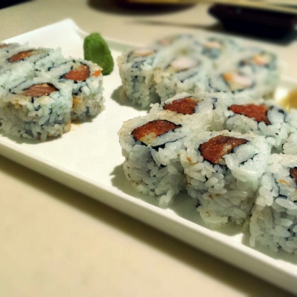 Снимок сделан в Fusion Fire Asian Fondue &amp; Sushi Bar пользователем Jim A. 9/27/2013