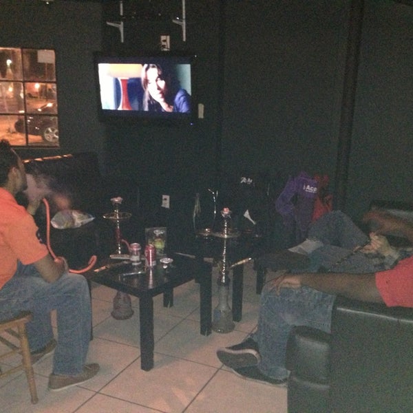 12/9/2013にRajesh P.がTexas Hookah Loungeで撮った写真