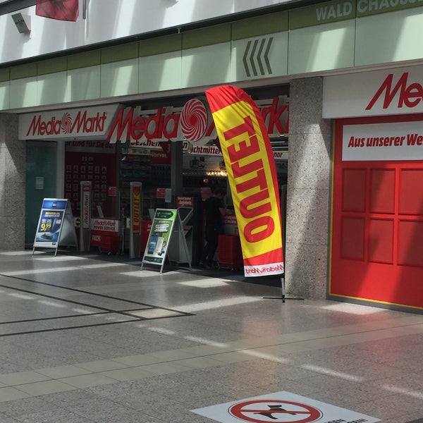 Снимок сделан в MediaMarkt пользователем Auf_Reisen 7/5/2017