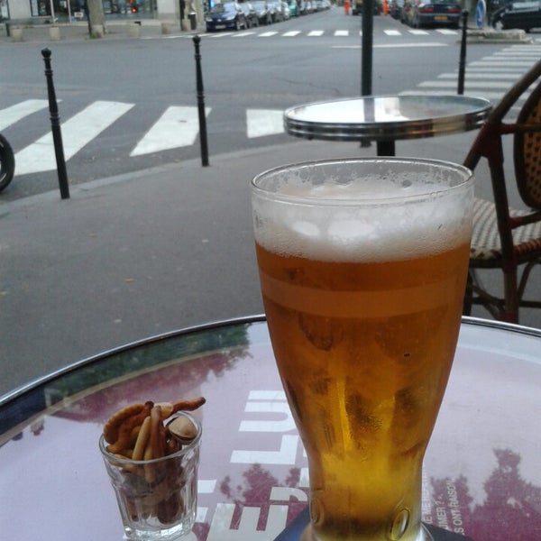 Photo taken at Courtyard by Marriott Paris Boulogne by Diether R. on 6/18/2013