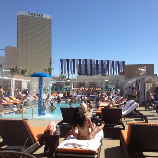 6/8/2013 tarihinde John N.ziyaretçi tarafından Sapphire Pool &amp; Dayclub Las Vegas'de çekilen fotoğraf