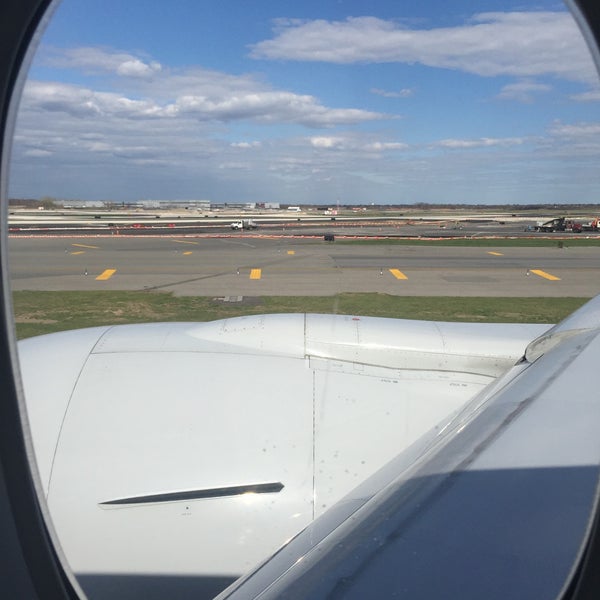 Foto tirada no(a) Aeroporto Internacional John F. Kennedy (JFK) por Jey K. em 4/26/2015