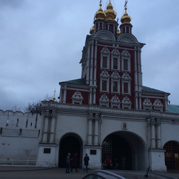 Надвратная Церковь Новодевичьего монастыря