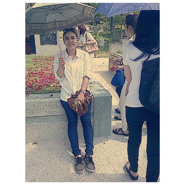 Photos At Pemakaman Gunung Gangsir Cemetery