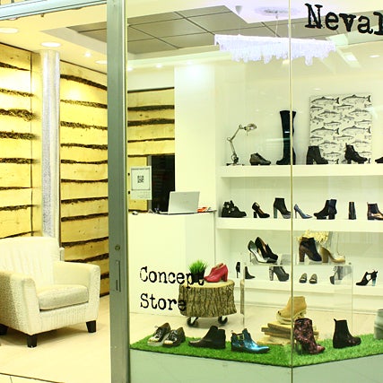 Foto diambil di Nevalenki Concept Store oleh Nevalenki Concept Store pada 2/27/2014